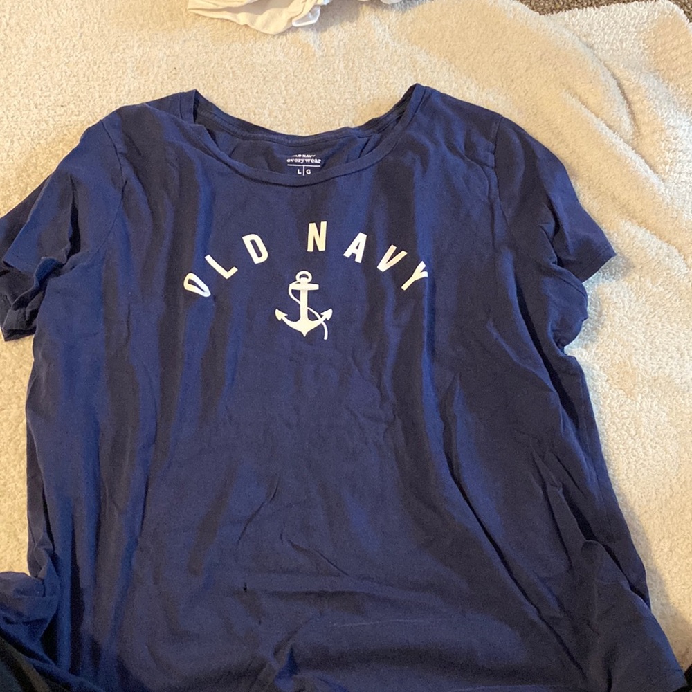 Old Navy tee